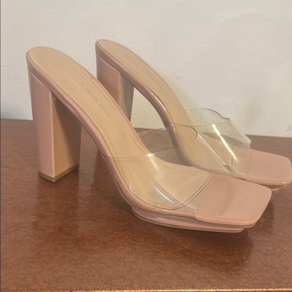 DIVA Lounge Cream Heels with Chunky Heel and Square Toe